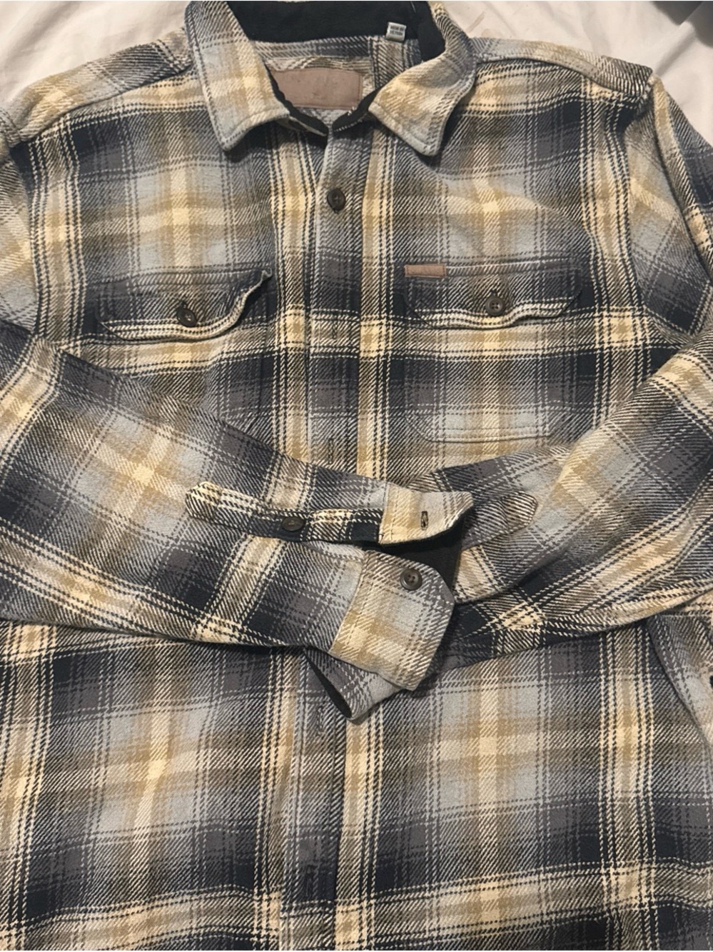 Men's Plaid Button-Down Shirt Jacket in Navy & Tan